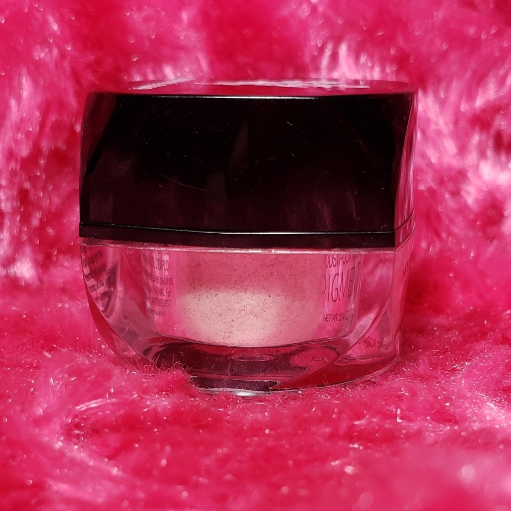 💋YOUNIQUE DISCONTINUED PIGMENT curious